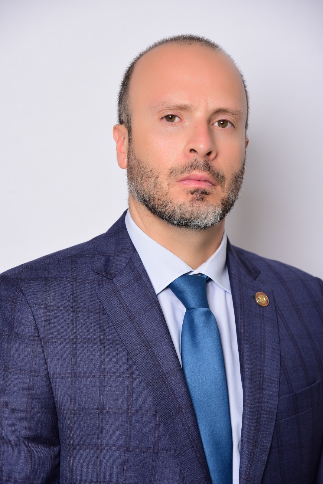 Dr. Adriano Costa
